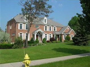 30 Raphael Ct, Williamsville, NY 14221