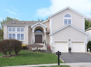 12 Cottonwood Ln, Warren, NJ 07059