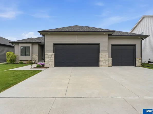 8731 S 82nd St, Lincoln, NE 68516