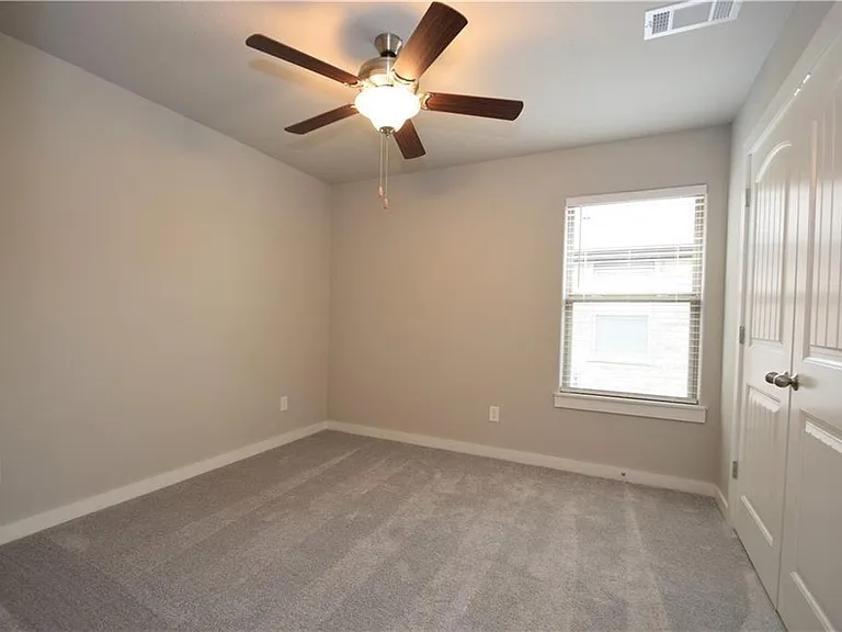 540 Vee St — Photo 10