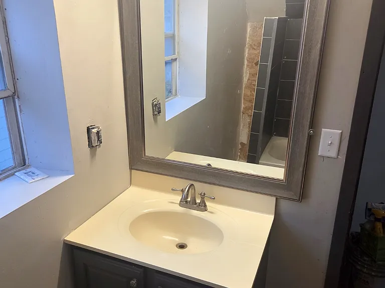 924 Rose Ave E #1 — Photo 7