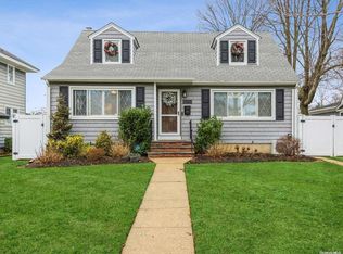 1825 Stuyvesant Ave, Merrick, NY 11566