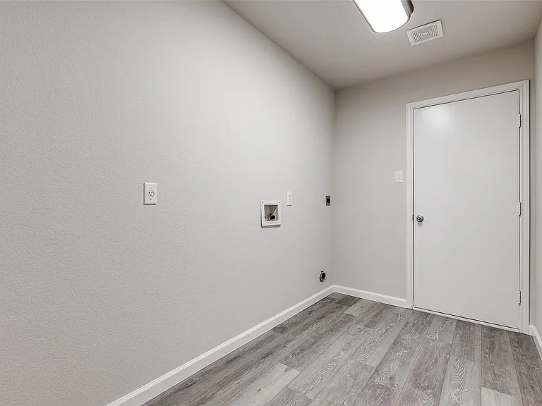 1817 Heron Dr — Photo 16