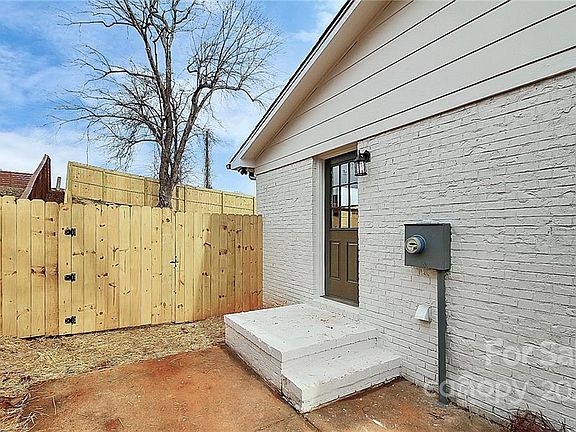 3rd image of 1537 Longleaf Dr
