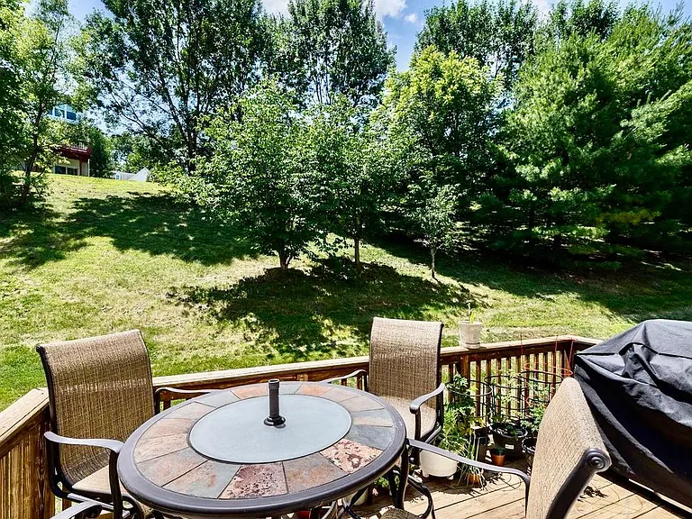 186 Birchwood Dr — Photo 4