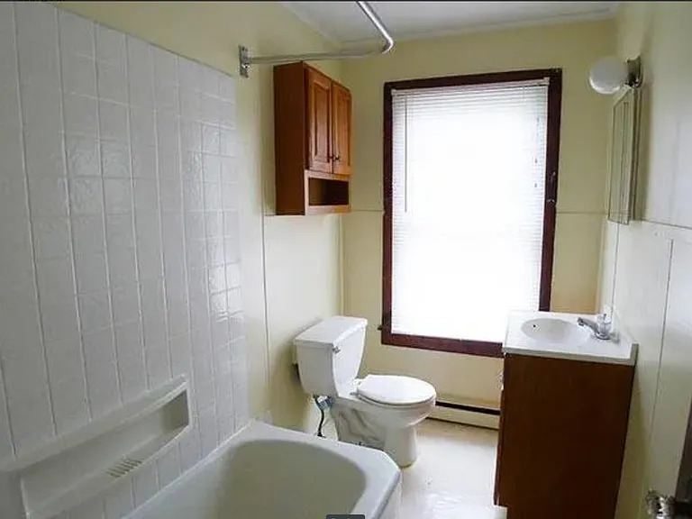 57 North St #2R — Photo 9