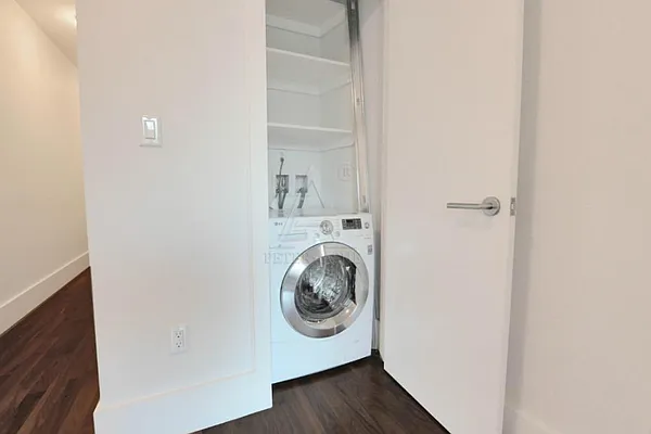 Rented by Peter Ashe | media 8