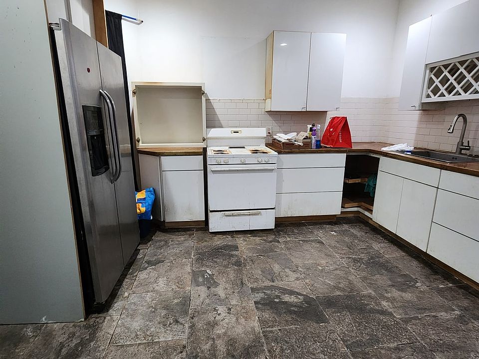 1st image of 500 E Utica St #1