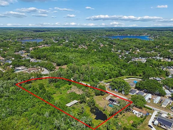 3rd image of 212 Crystal Lake Rd