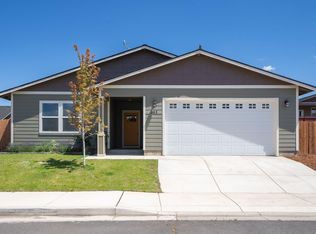 963 SE Strawberry Ln, Madras, OR 97741