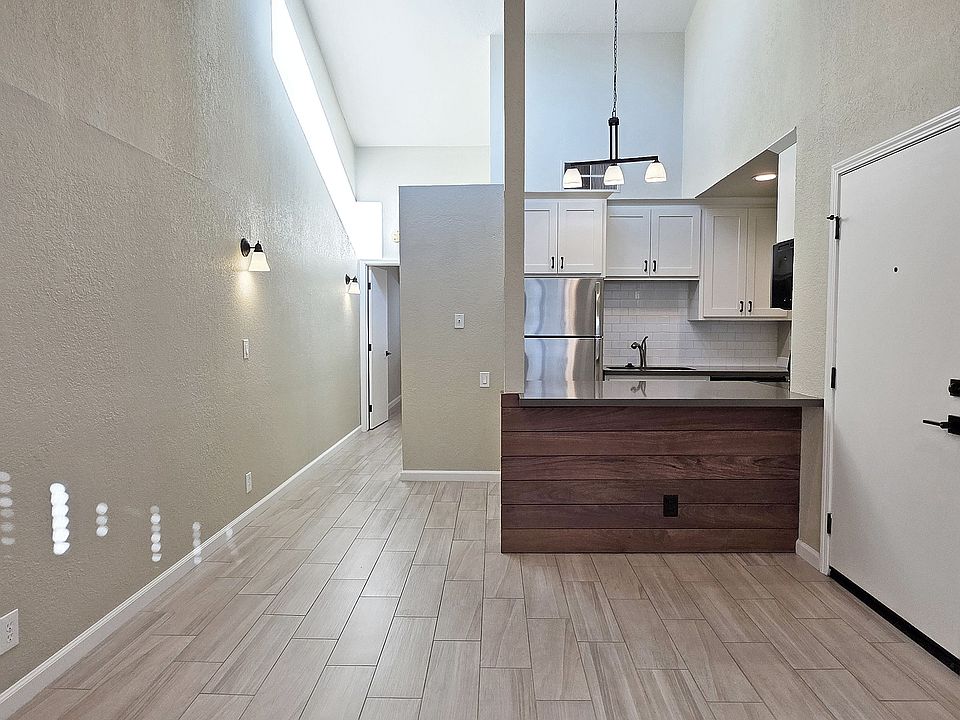 1st image of 2222 I St APT 12