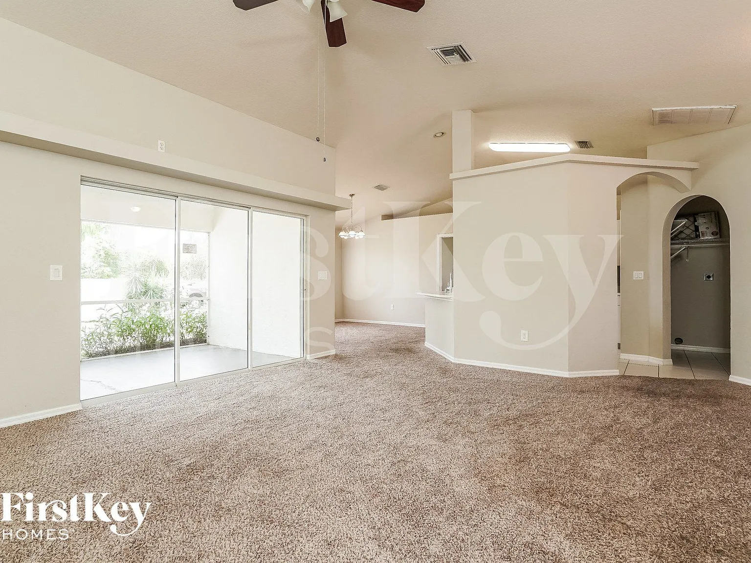 3 bed, 2.0 bath, 1519 sqft, $1,720 — Photo 3
