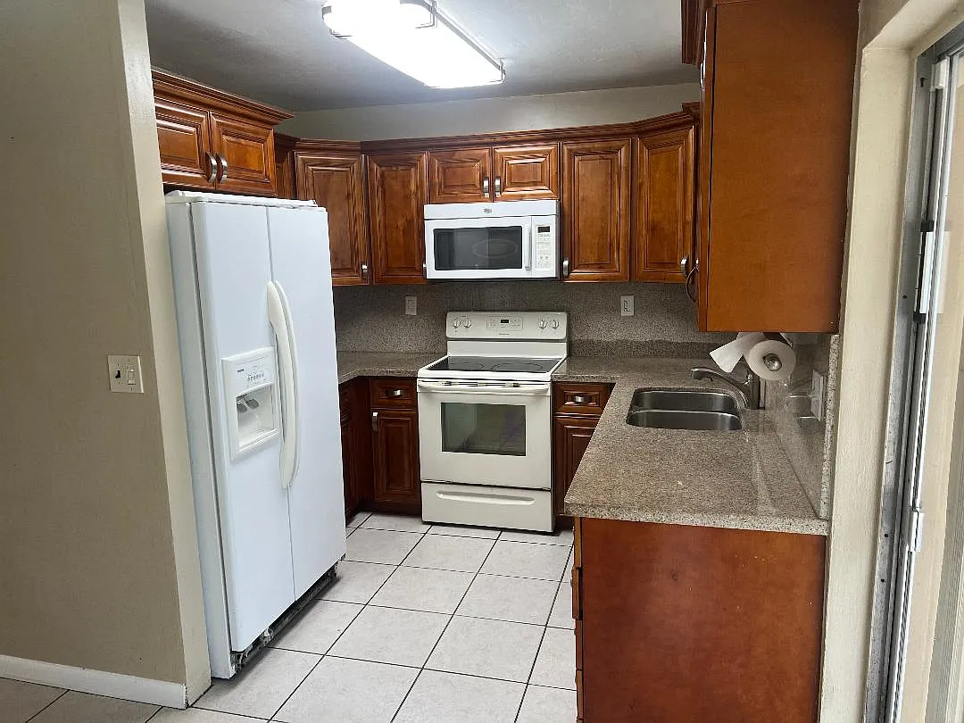 3 bed, 1168 sqft, $2,800 — Photo 4