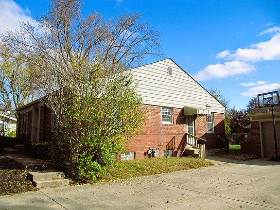 3rd image of 1111 Winton Ave