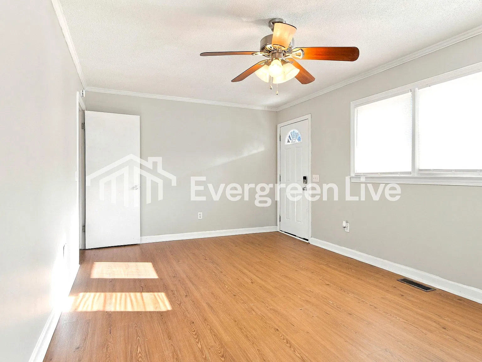 3 bed, 2.0 bath, 2156 sqft, $1,845 — Photo 3