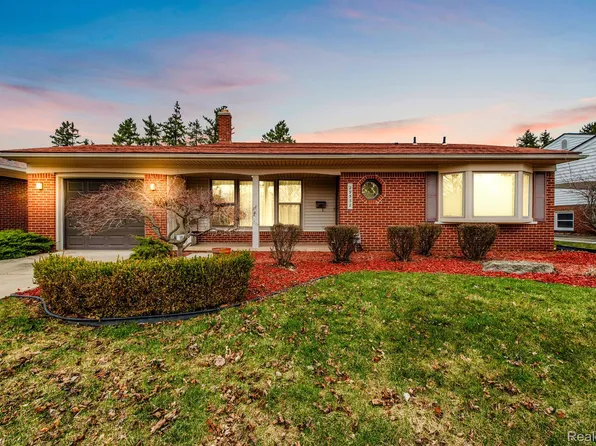 29532 Ravine Dr, Livonia, MI 48152