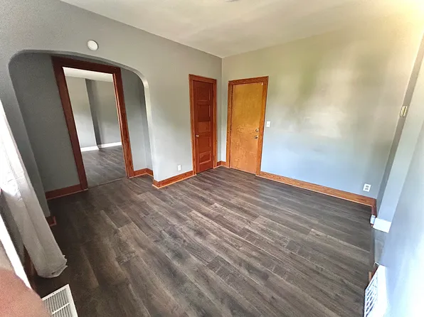 141 N Bates St, Saginaw, MI