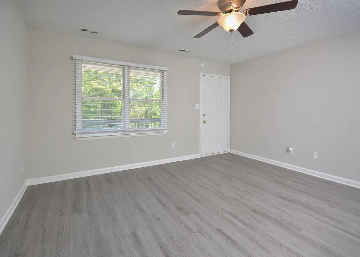 Building Photo - 3026 Sherrill Ave #A