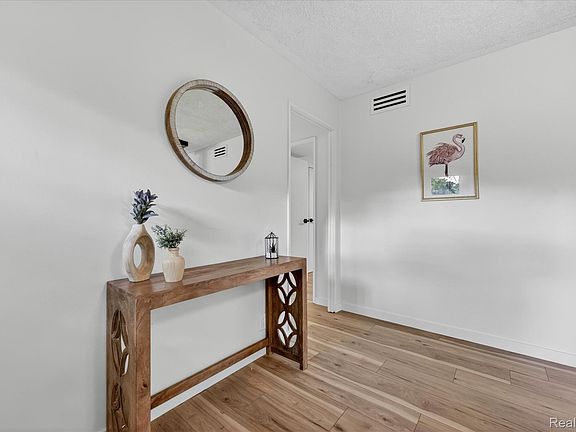 5th image of 1609 Gilcrest Ave