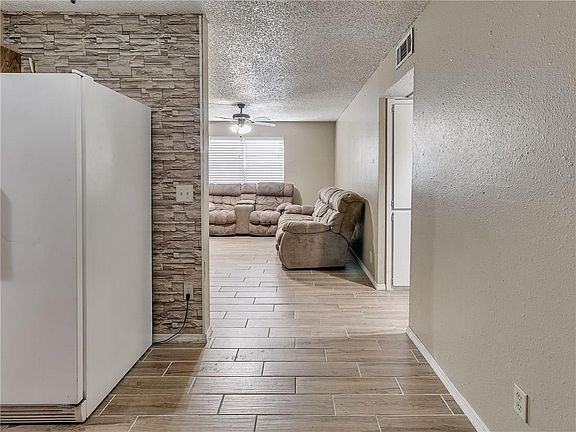 5th image of 401 12th Ave SE APT 250