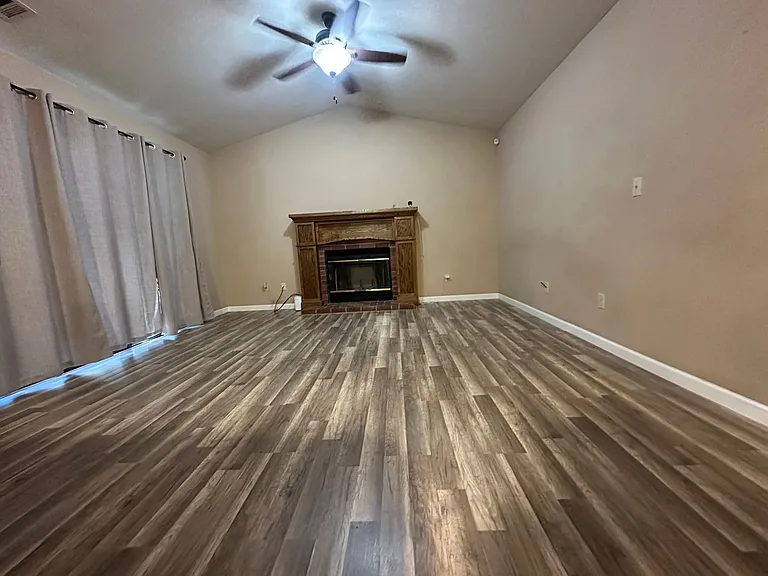 1532 Wawona St — Photo 11