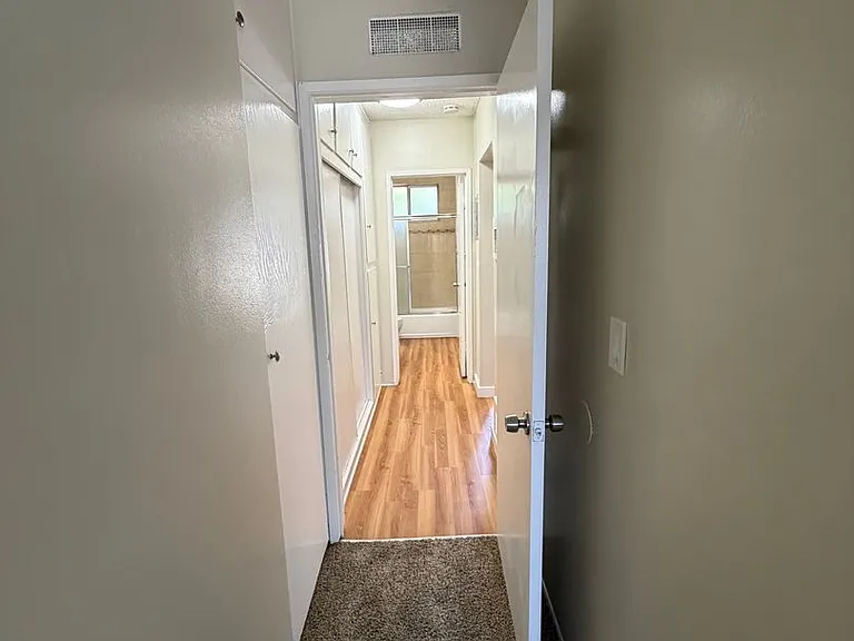 Stone Gate Apartments — Photo 74
