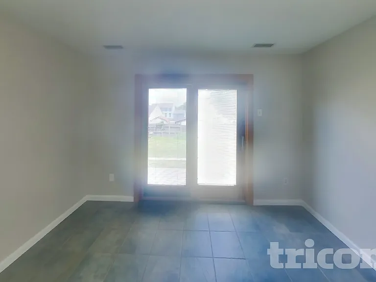 1206 Primrose Ln — Photo 6