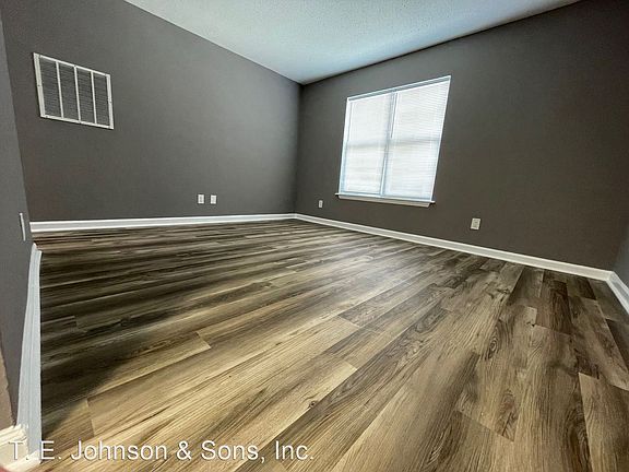 3rd image of 1398 Chestnut Plains Ct APT D