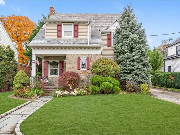 19 Purdy Court, Rockville Centre, NY 11570