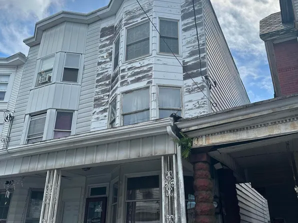 16 S White St, Shenandoah, PA 17976