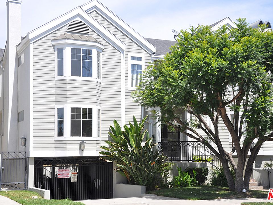 1st image of 10627 Moorpark St APT 2