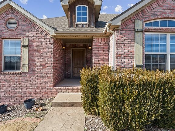 2nd image of 570 Sorrento Dr