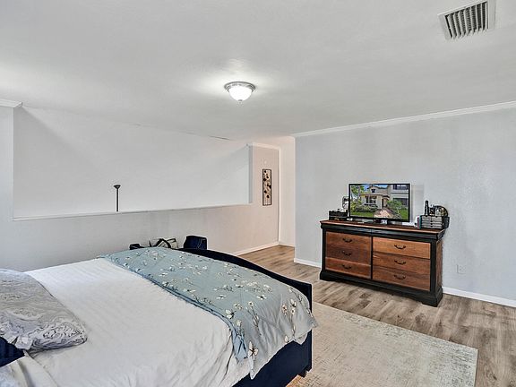 5th image of 7387 NW 34th St