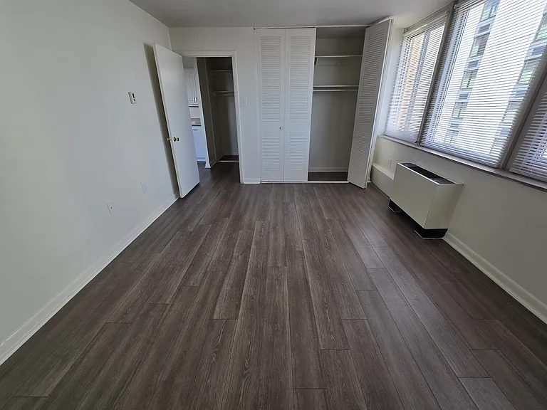 503 W Grace St #911 — Photo 14