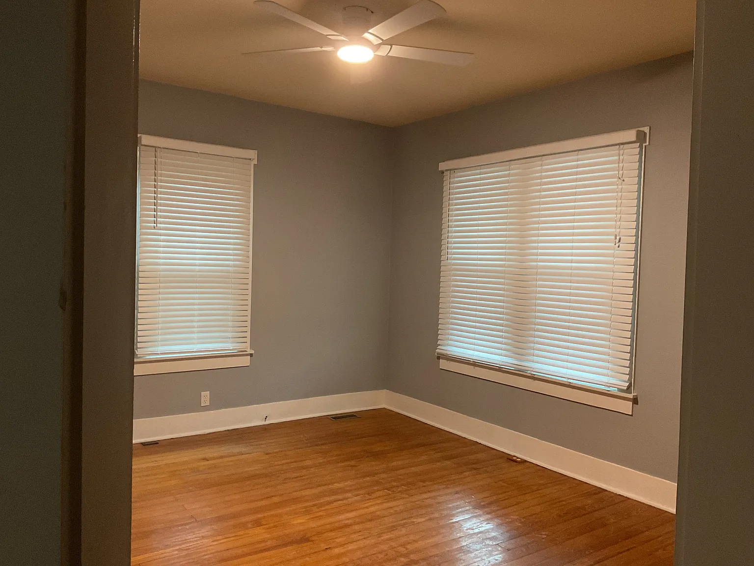 3 bed, 907 sqft, $1,800 — Photo 3
