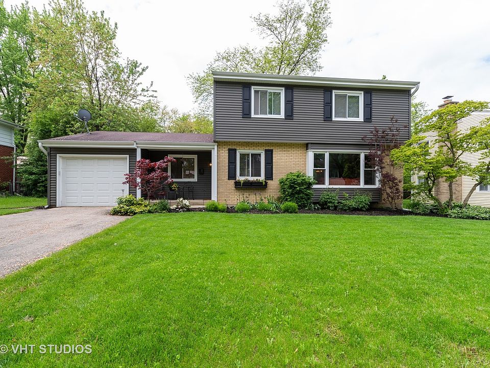 1st image of 26 Forestway Dr