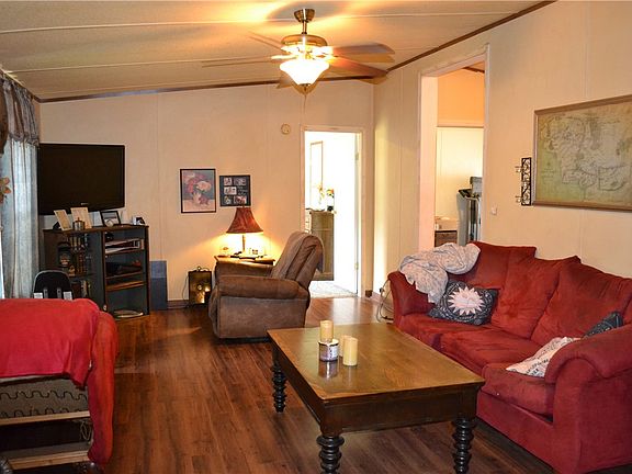 4th image of 102 Carly Dr