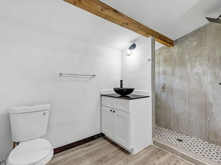 611 Marion St — Photo 11