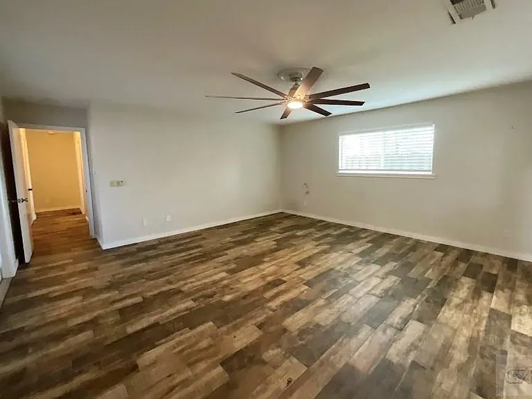443 Bayou View Dr — Photo 19