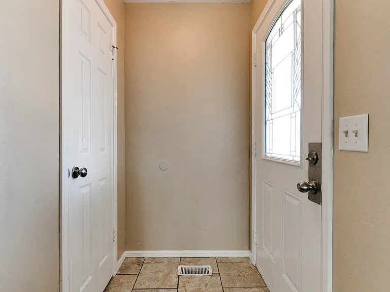 8704 NW 86th Pl — Photo 12