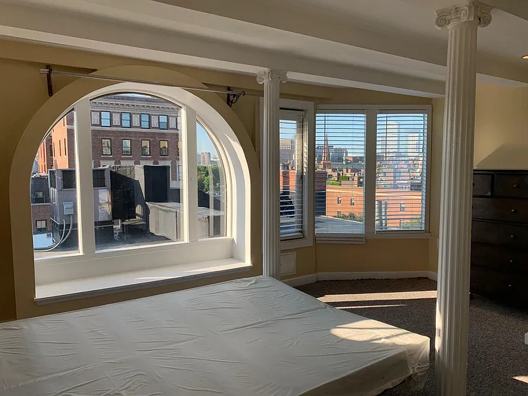 113 Beacon St #Penthouse 6 — Photo 17