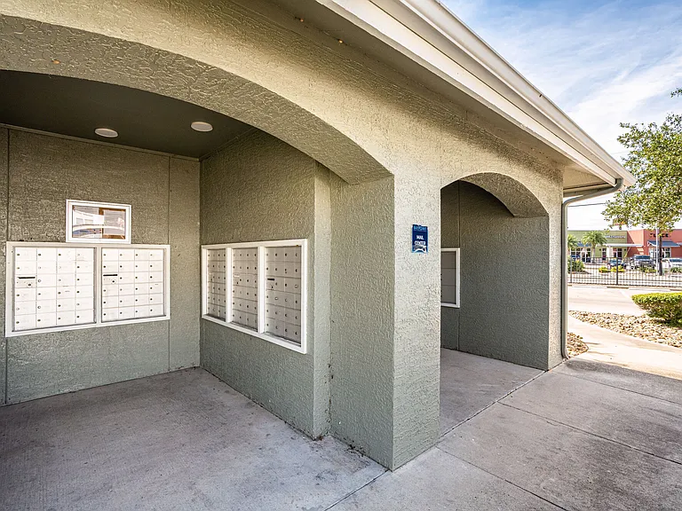 Baypoint Apartments — Photo 81