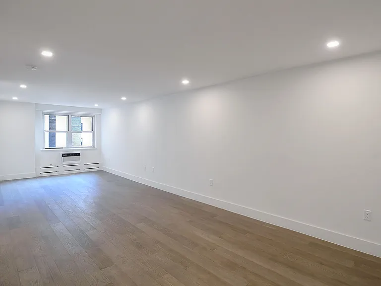 60 E 12th St #4A — Photo 2
