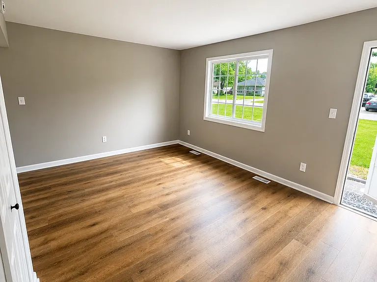4724 Homewood Dr — Photo 2