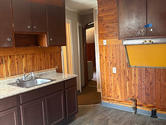 3rd image of 81 Kingston Pl
