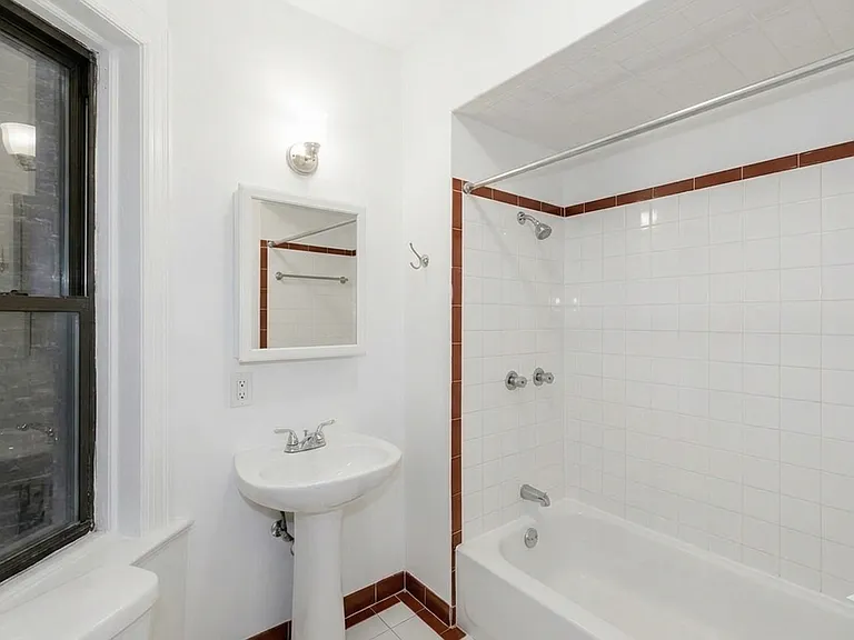 405 W 49th St #4E — Photo 5