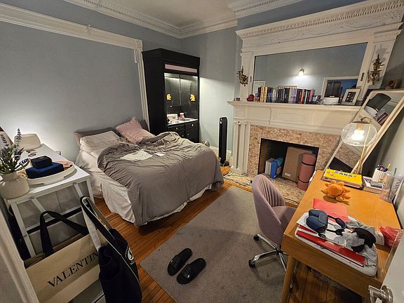 4th image of 11 Bay State Rd APT 1