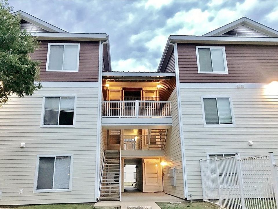 1st image of 527 Southwest Pkwy APT 302