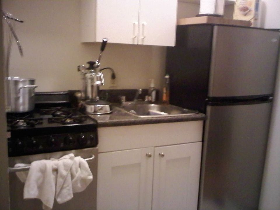 1st image of 109 E 2nd St APT 3