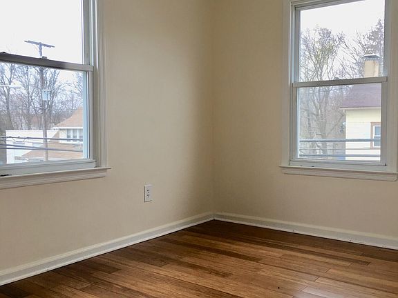 5th image of 29 Water St Unit 3